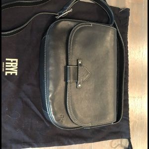 Frye Crossbody - black.
